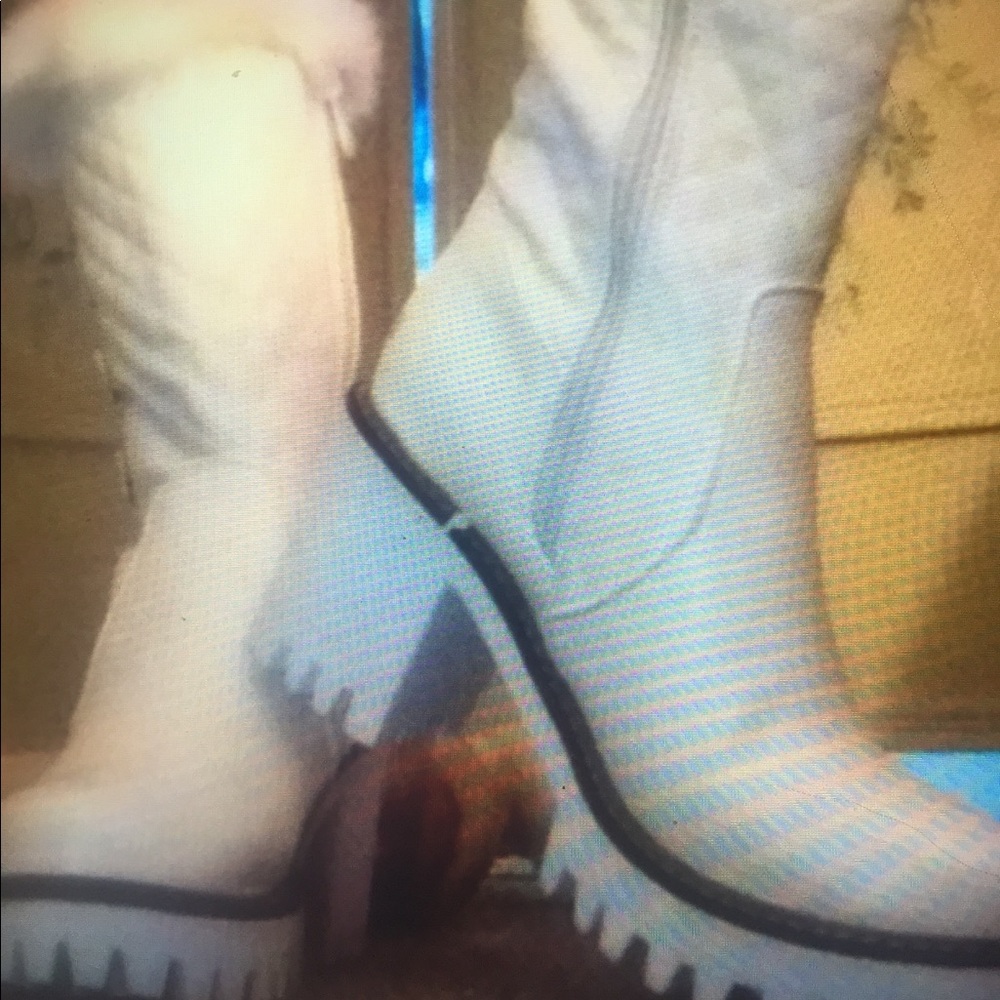 White snow boots
